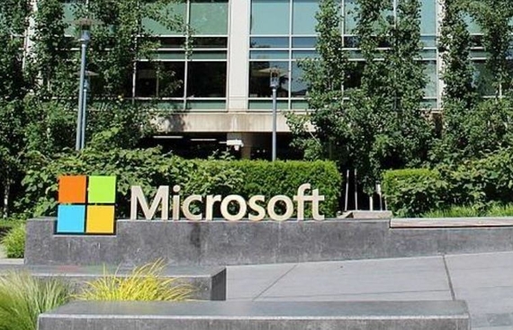 Microsoft, Amazon in race for $10bn Pentagon project